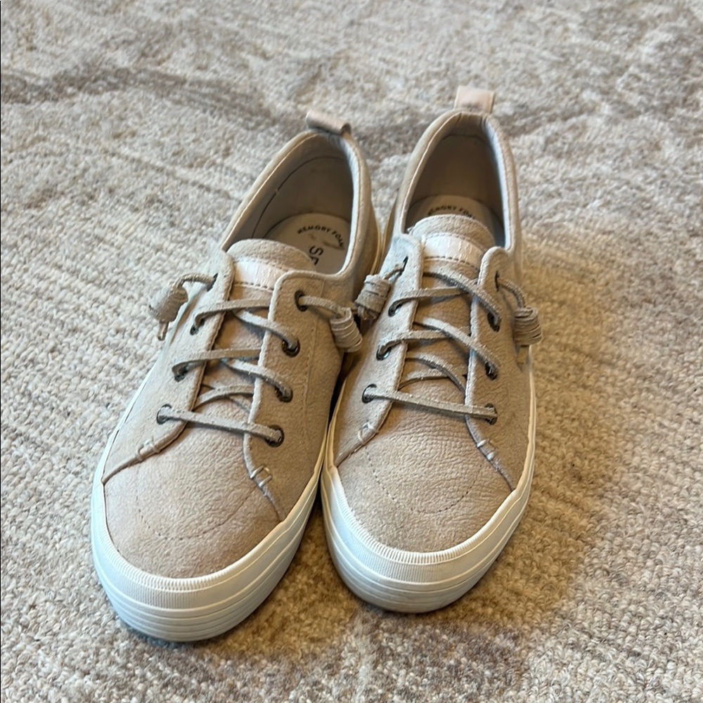 Sperry Platform Sneaker Women’s 7.5 like new. Beige